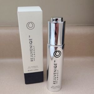 NWT Monat Rejuveniqe Oil